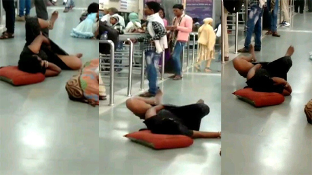 Rajasthani Bhabhi Fingering On Railway Station